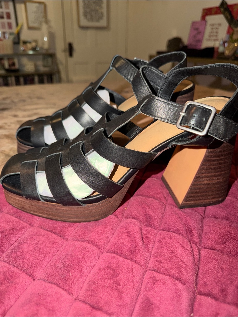 NWOT Crown Vintage Black Strappy Platform Block Heel Sandals